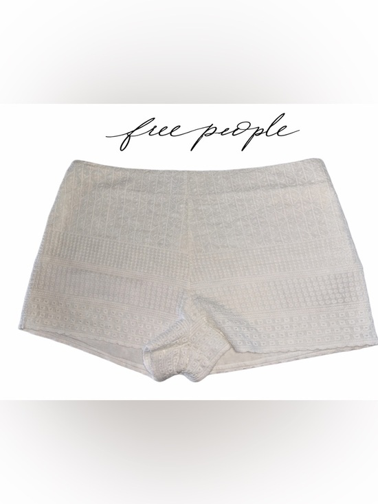 Free People Pants - Free People White Embroidered Cotton Shorts Size 12 High Rise Boho Lace Detail